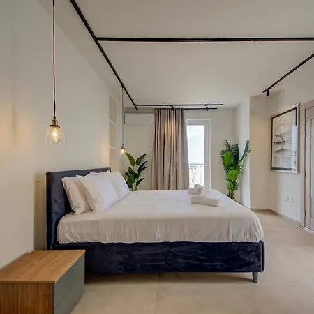 아파트 Luxury Seafront Homes Opposite With Wifi And Ac