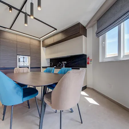 아파트 Luxury Seafront Homes Opposite With Wifi And Ac *