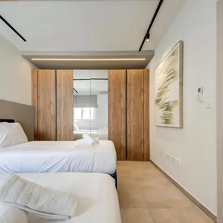 아파트 Luxury Seafront Homes Opposite With Wifi And Ac 세인트폴스베이