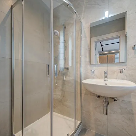 Luxury Seafront Homes Opposite With Wifi And Ac 아파트 *