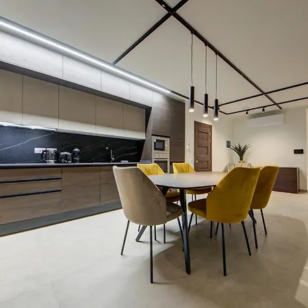 아파트 Luxury Seafront Homes Opposite With Wifi And Ac