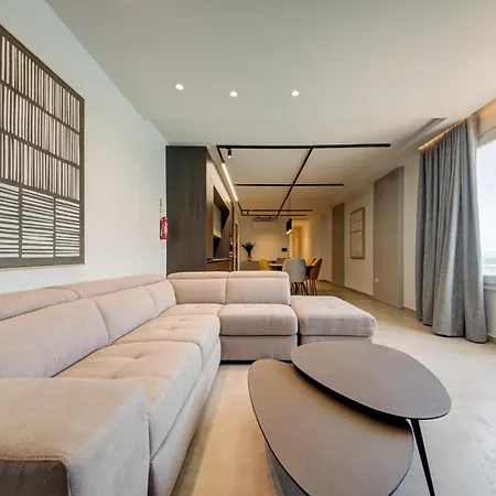 Luxury Seafront Homes Opposite With Wifi And Ac 아파트 *