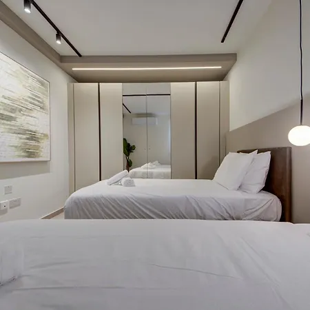 아파트 Luxury Seafront Homes Opposite With Wifi And Ac