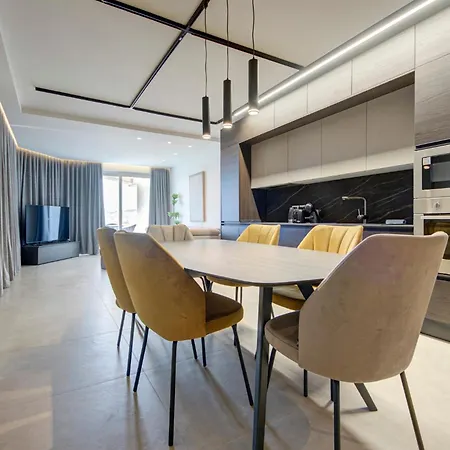 아파트 Luxury Seafront Homes Opposite With Wifi And Ac