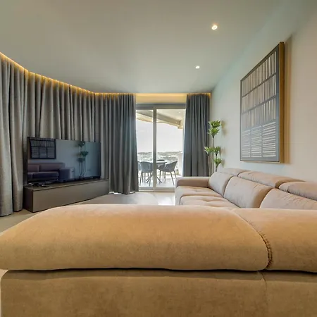 Luxury Seafront Homes Opposite With Wifi And Ac 아파트 *