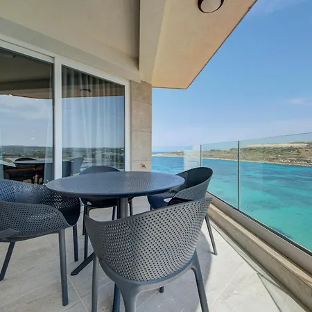 Luxury Seafront Homes Opposite With Wifi And Ac 아파트 *